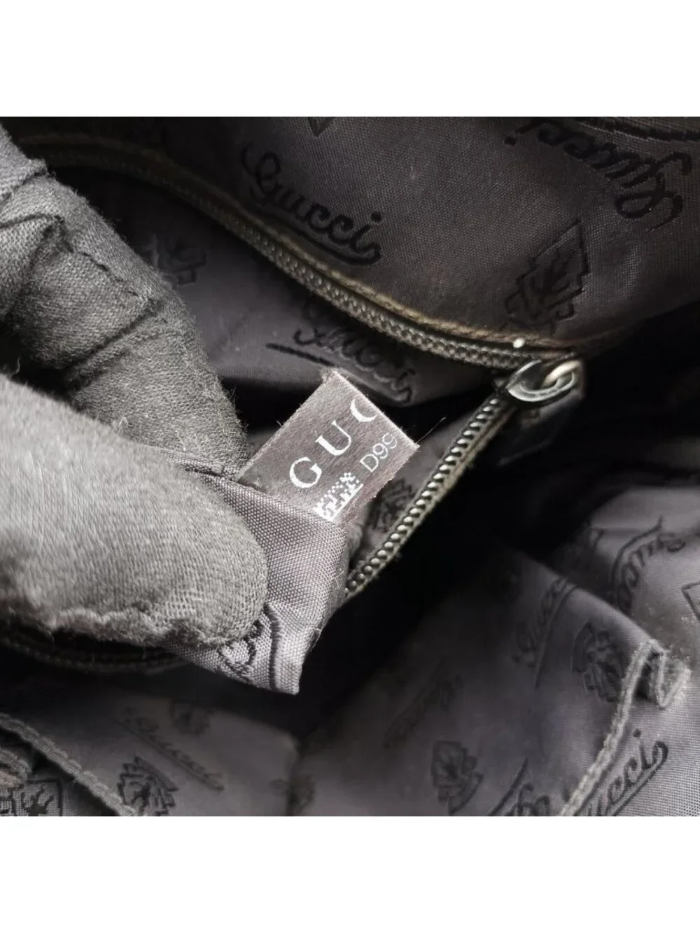 Gucci GG Supreme Messenger Black Leather